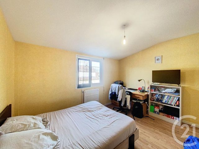 maison à louer - 4 pièces - 84.23 m2 - RIOM - 63 - AUVERGNE - Century 21 Gervillié Immobilier