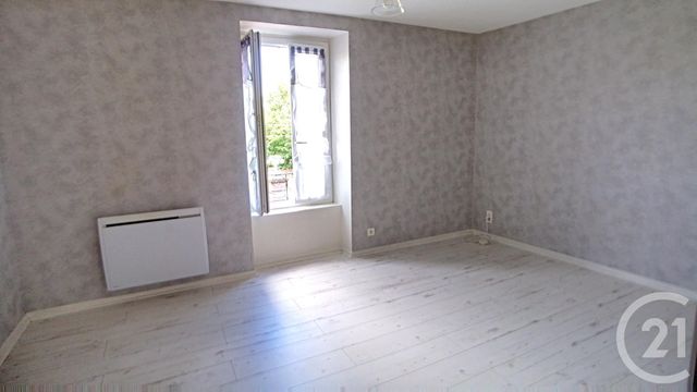 Appartement F4 à louer - 5 pièces - 62.14 m2 - LA ROCHE BLANCHE - 63 - AUVERGNE - Century 21 Gervillié Immobilier