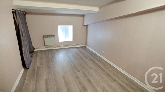Appartement F4 à louer - 5 pièces - 62.14 m2 - LA ROCHE BLANCHE - 63 - AUVERGNE - Century 21 Gervillié Immobilier