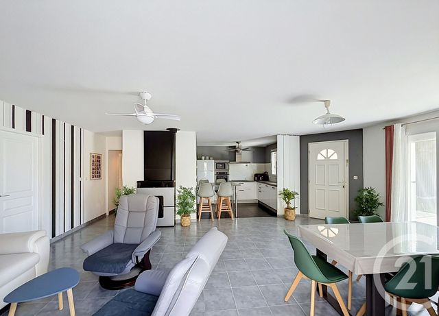 maison à vendre - 5 pièces - 94.48 m2 - PERIGNAT SUR ALLIER - 63 - AUVERGNE - Century 21 Gervillié Immobilier