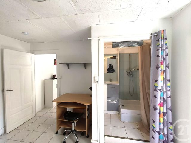 Appartement F1 à louer - 1 pièce - 24.61 m2 - CHAMALIERES - 63 - AUVERGNE - Century 21 Gervillié Immobilier