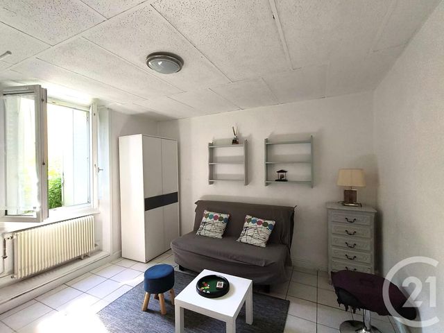 Appartement F1 à louer - 1 pièce - 24.61 m2 - CHAMALIERES - 63 - AUVERGNE - Century 21 Gervillié Immobilier