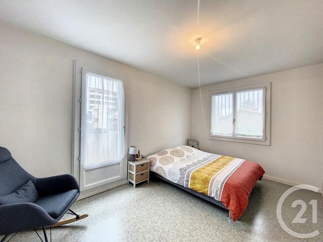 Appartement F3 à louer - 3 pièces - 70.28 m2 - CHAMALIERES - 63 - AUVERGNE - Century 21 Gervillié Immobilier