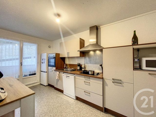 Appartement F3 à louer - 3 pièces - 70.28 m2 - CHAMALIERES - 63 - AUVERGNE - Century 21 Gervillié Immobilier